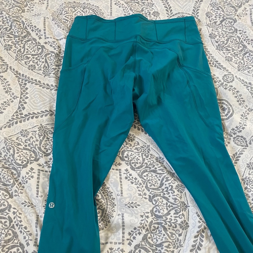 Size 12 Lululemon legging tights with side pockets